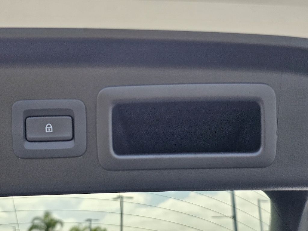 2025 Mazda CX-30 2.5 S Preferred photo 8