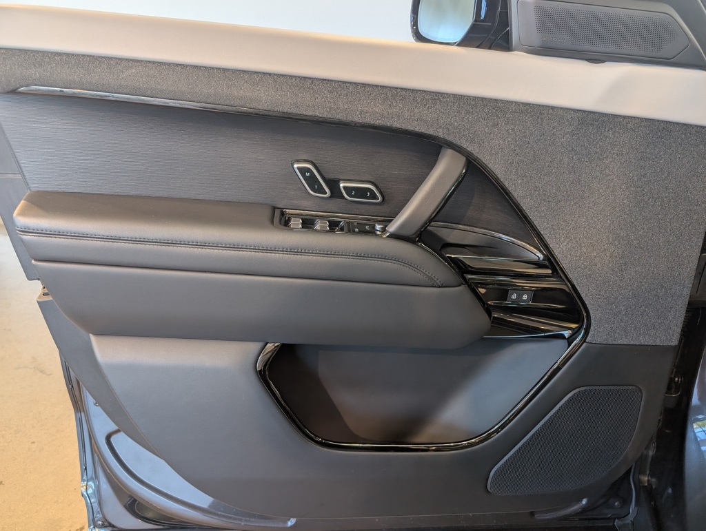 2023 Land Rover Range Rover Sport SE photo 8