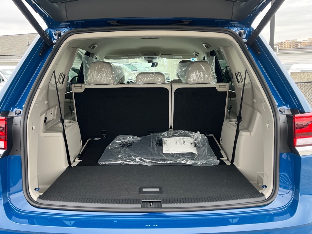 2025 Volkswagen Atlas SE Technology photo 11