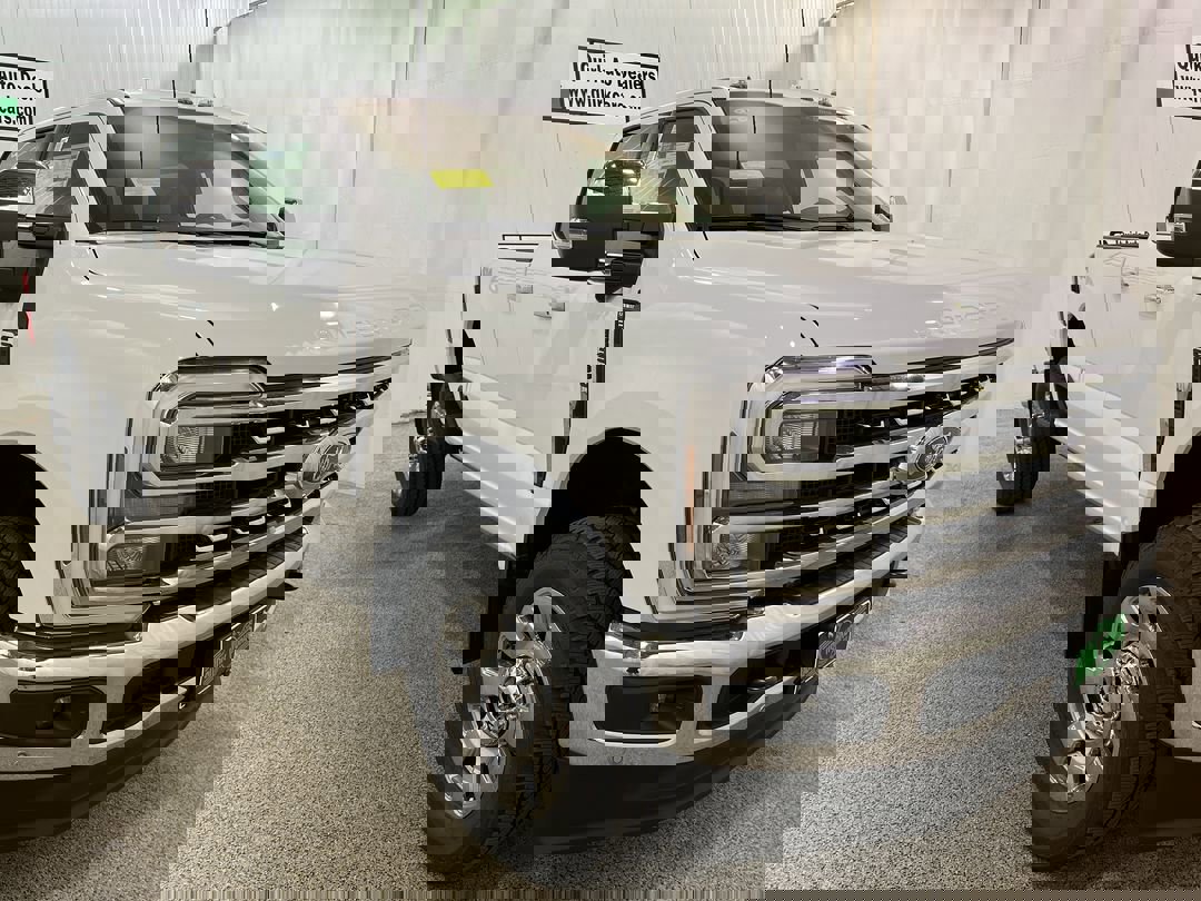New 2025 OXFORD WHITE Ford LARIAT image 1