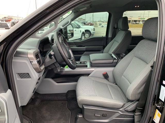 2025 Ford F-150 XLT photo 11