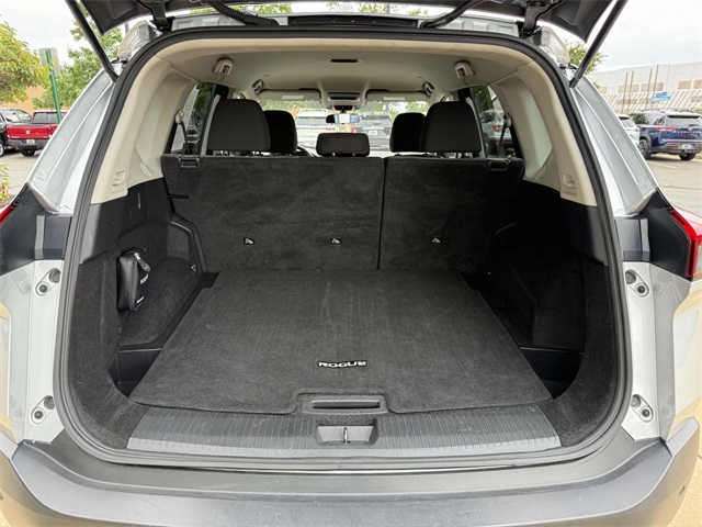 2023 Nissan Rogue SV photo 31