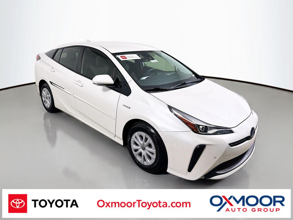 2019 Toyota Prius LE's photo