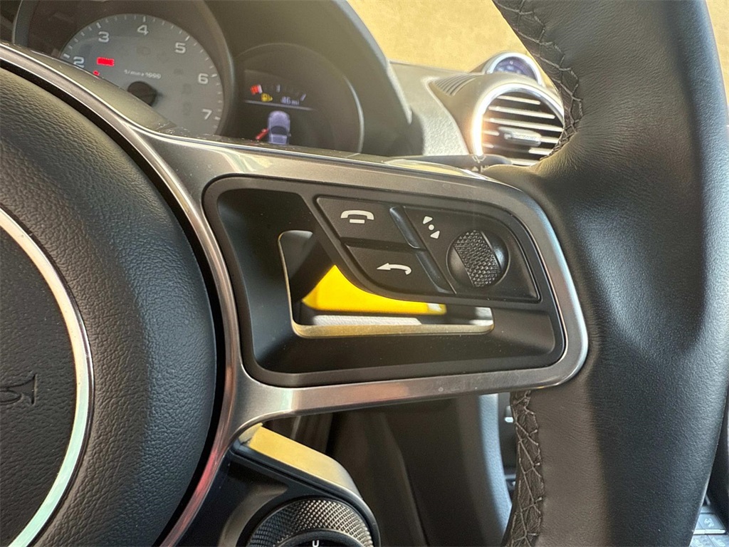 2024 Porsche Cayman S photo 23