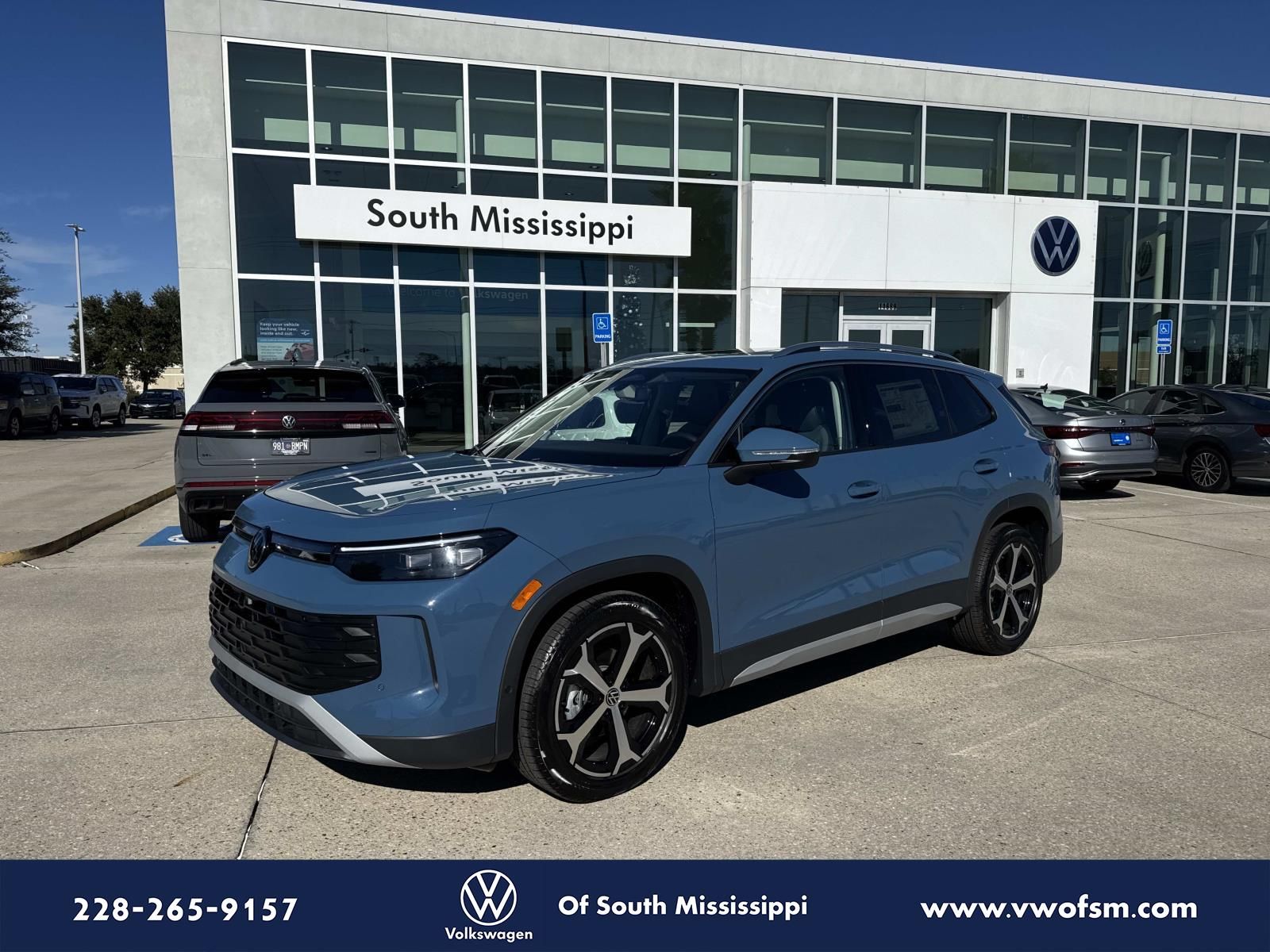 2026 Volkswagen Tiguan SE's photo