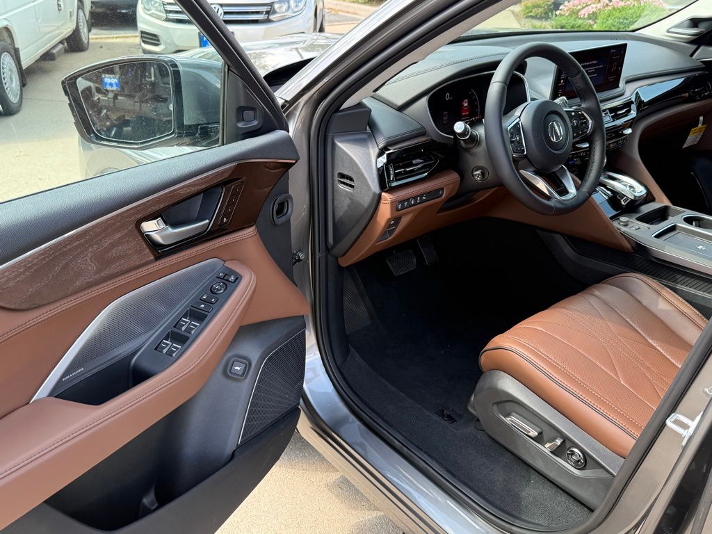 2026 Acura MDX SH-AWD Advance photo 10