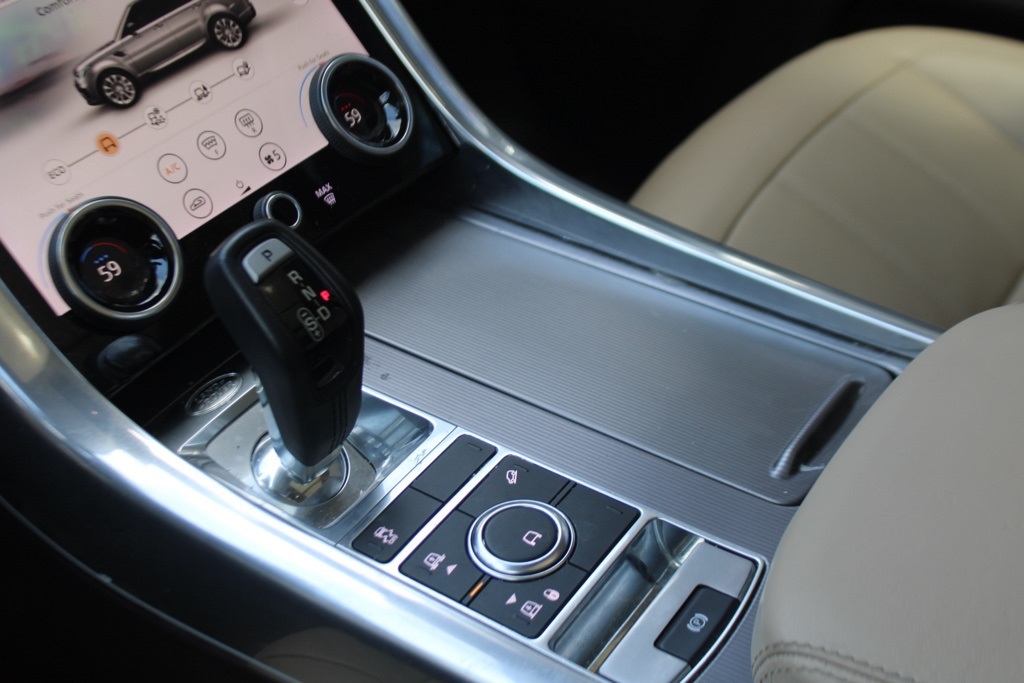 2018 Land Rover Range Rover Sport HSE photo 24