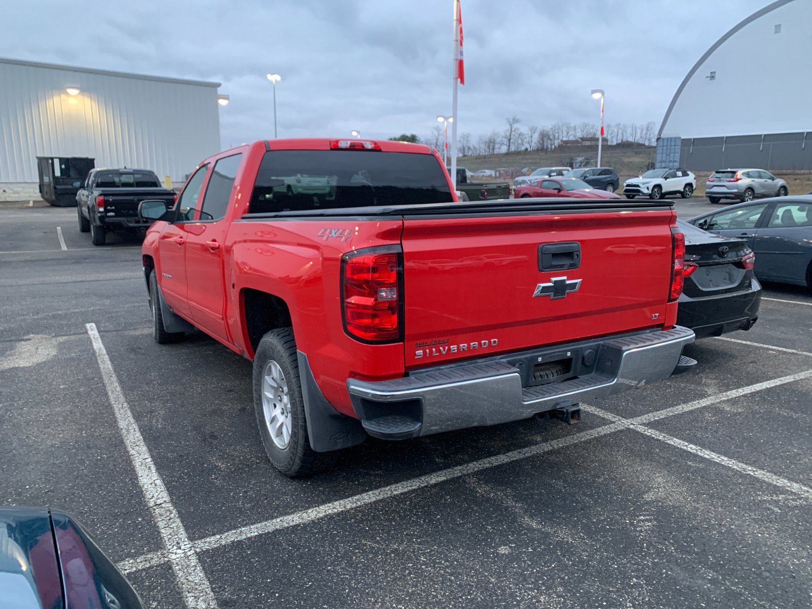 2018 Chevrolet Silverado 1500 LT photo 3