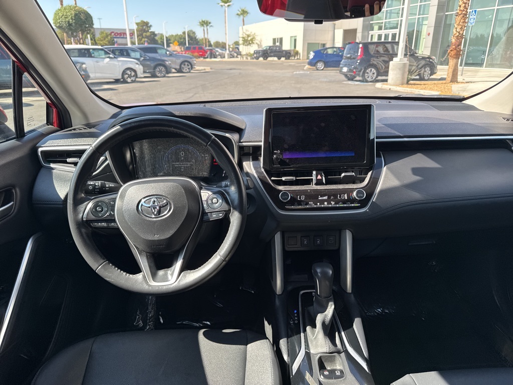 2024 Toyota Corolla Cross XLE photo 17