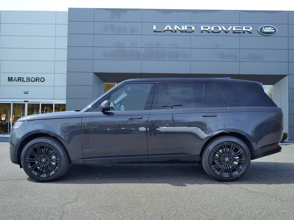 2025 Land Rover Range Rover SE photo 6