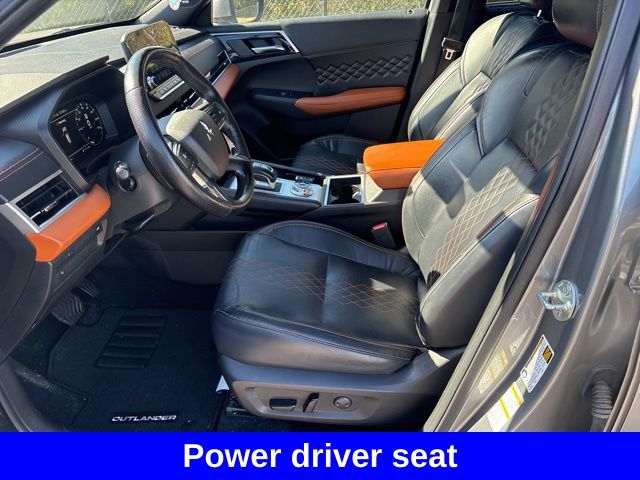 2023 Mitsubishi Outlander SEL photo 3
