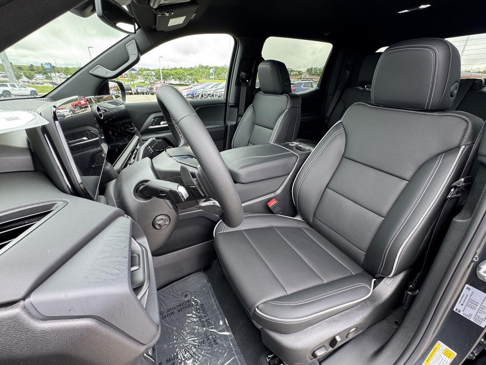 2025 Chevrolet Silverado EV LT photo 2