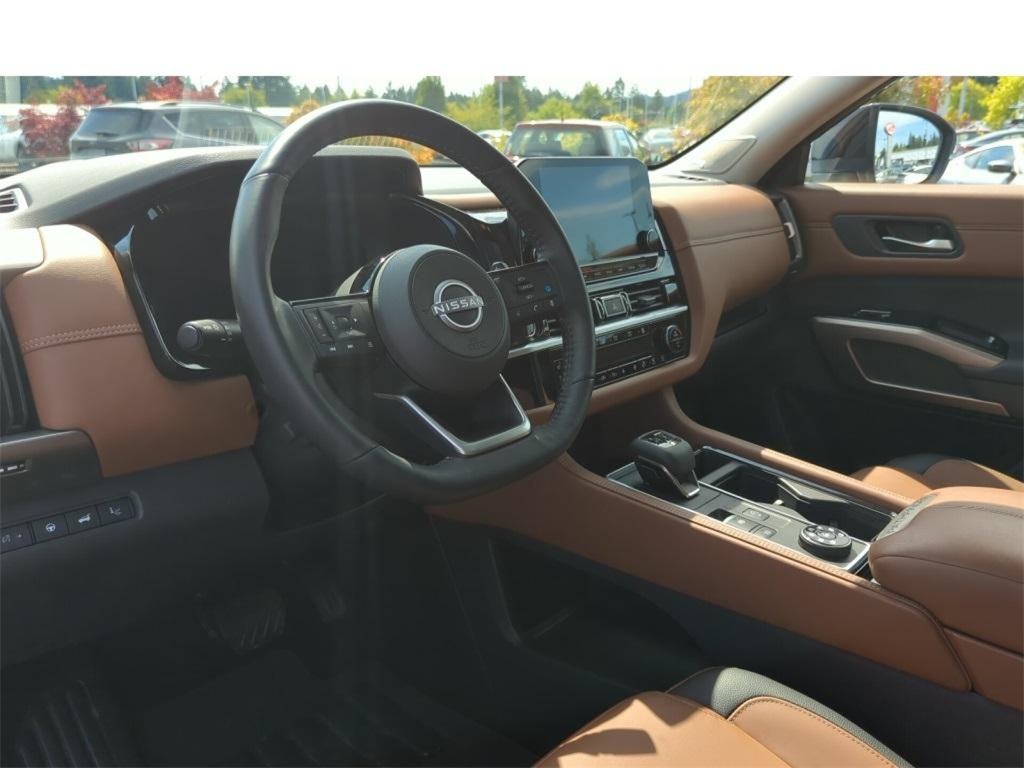 2024 Nissan Pathfinder Platinum photo 16