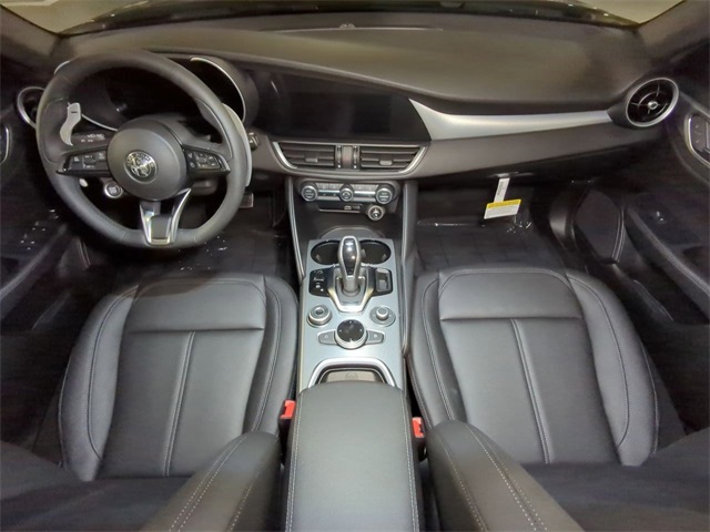 2025 Alfa Romeo Giulia Base photo 22