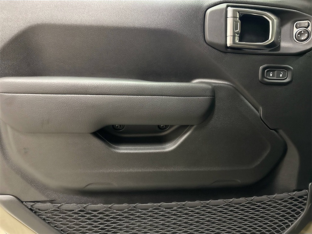 2025 Jeep Wrangler Sport S photo 18