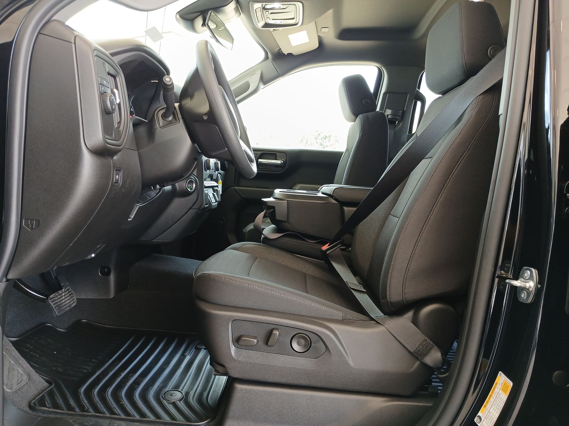 2025 Chevrolet Silverado 1500 Custom photo 20