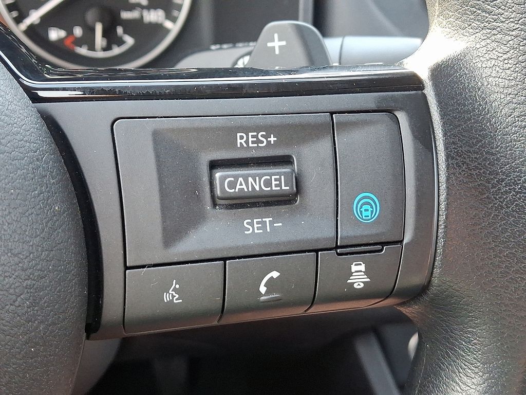 2023 Nissan Rogue SV photo 18