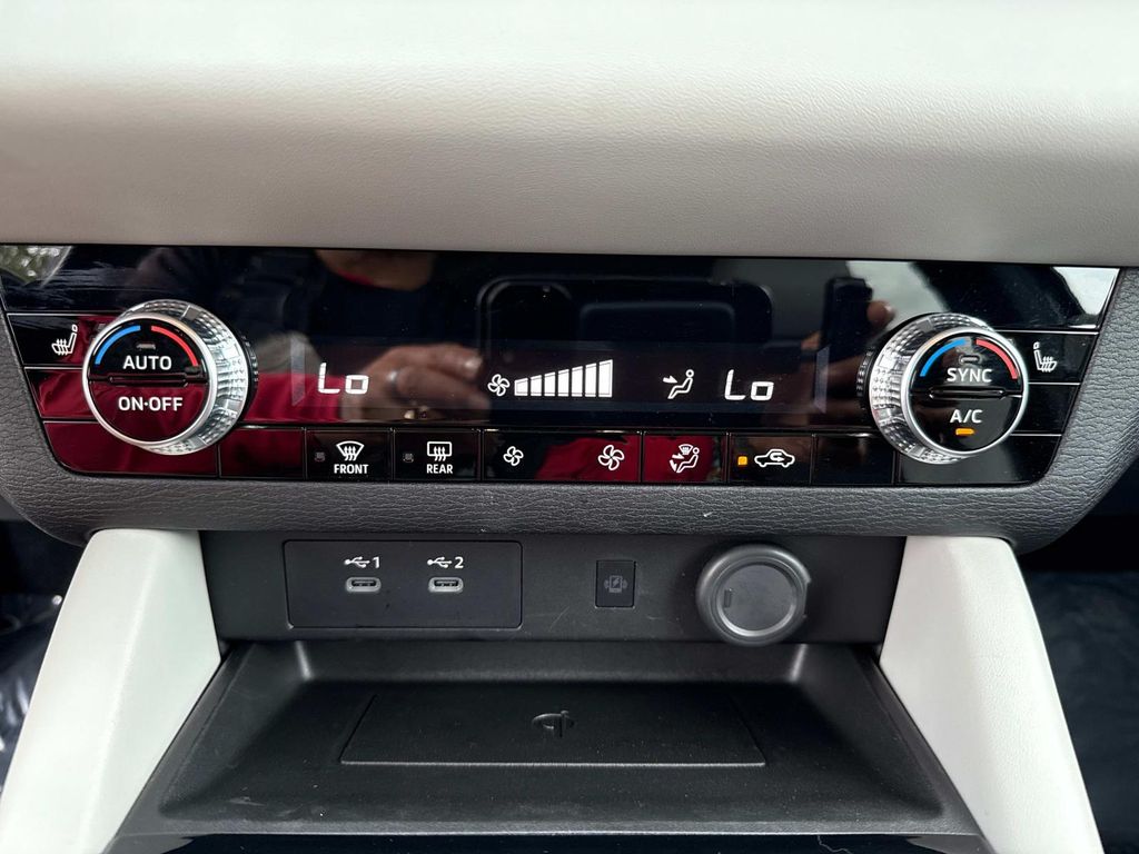 2025 Mitsubishi Outlander SE photo 27