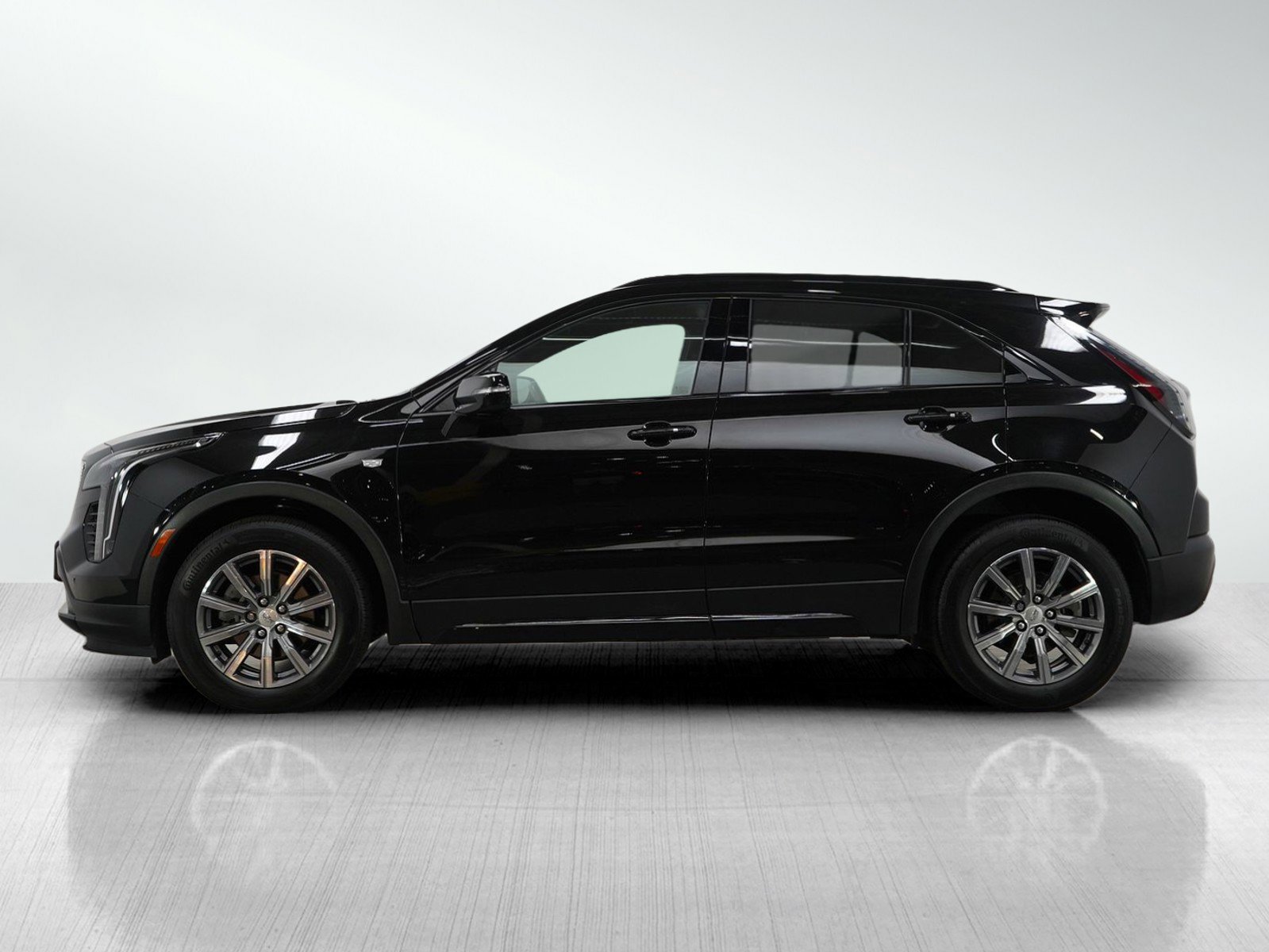 2023 Cadillac XT4 Sport photo 2