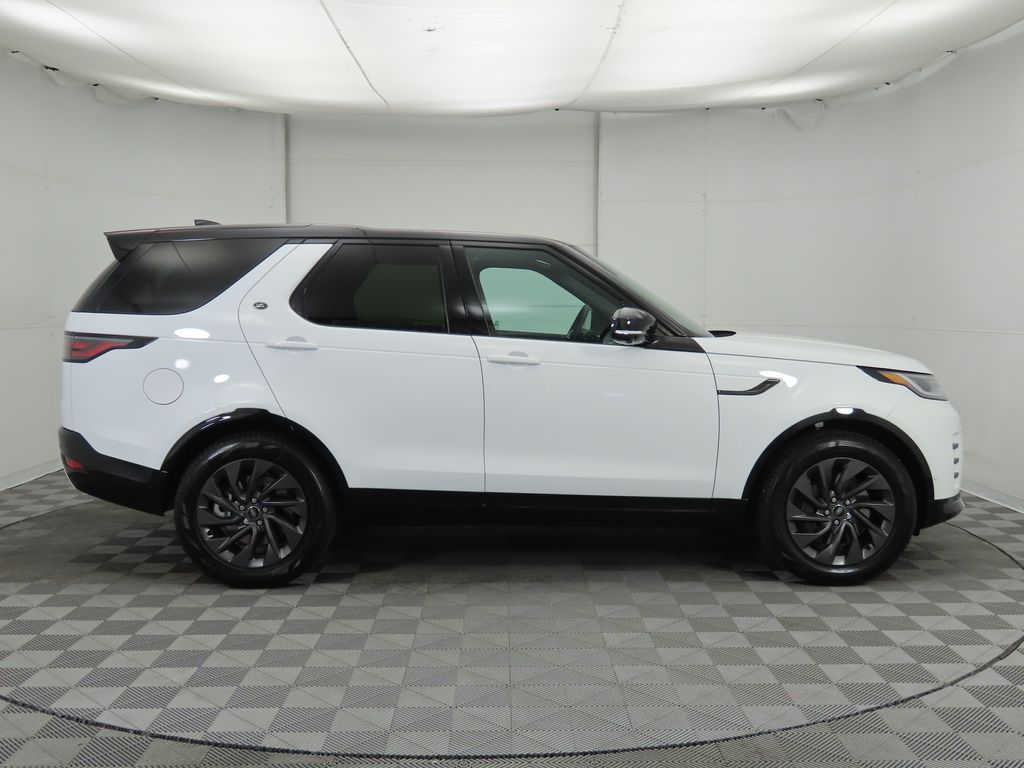 2024 Land Rover Discovery SE photo 3
