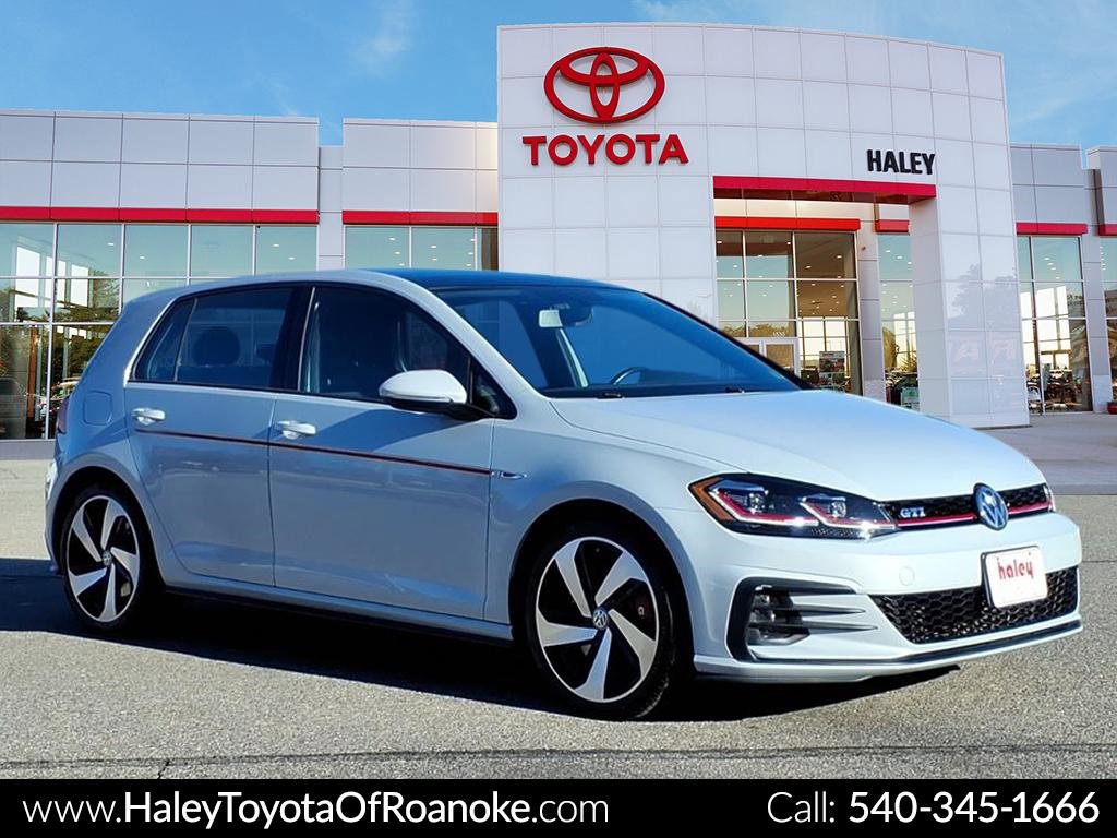 2018 Volkswagen Golf GTI SE's photo