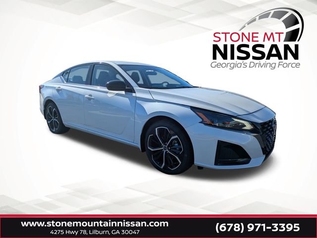 2025 Nissan Altima SR's photo