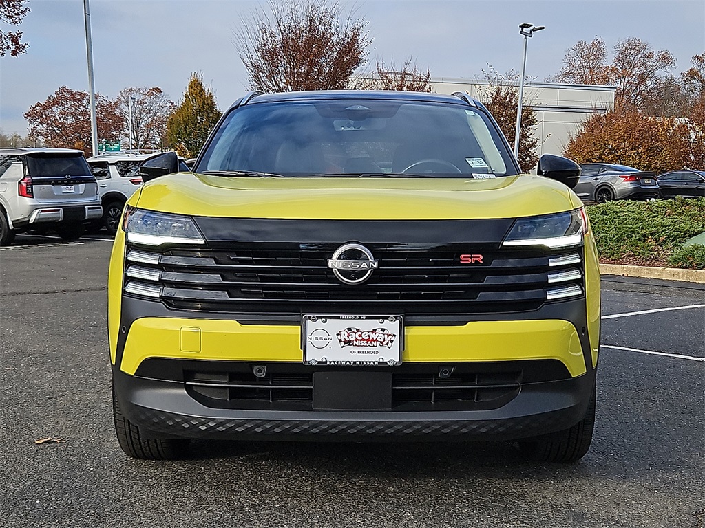 2025 Nissan Kicks SR photo 2