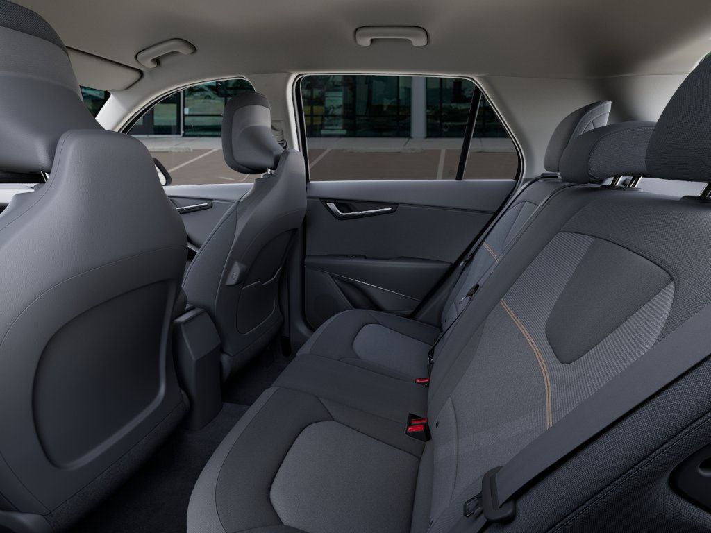 2025 Kia Niro LX photo 14