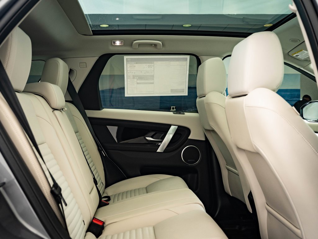 2025 Land Rover Discovery Sport S photo 33