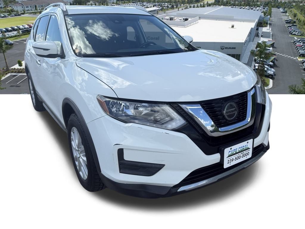 2020 Nissan Rogue SV photo 2