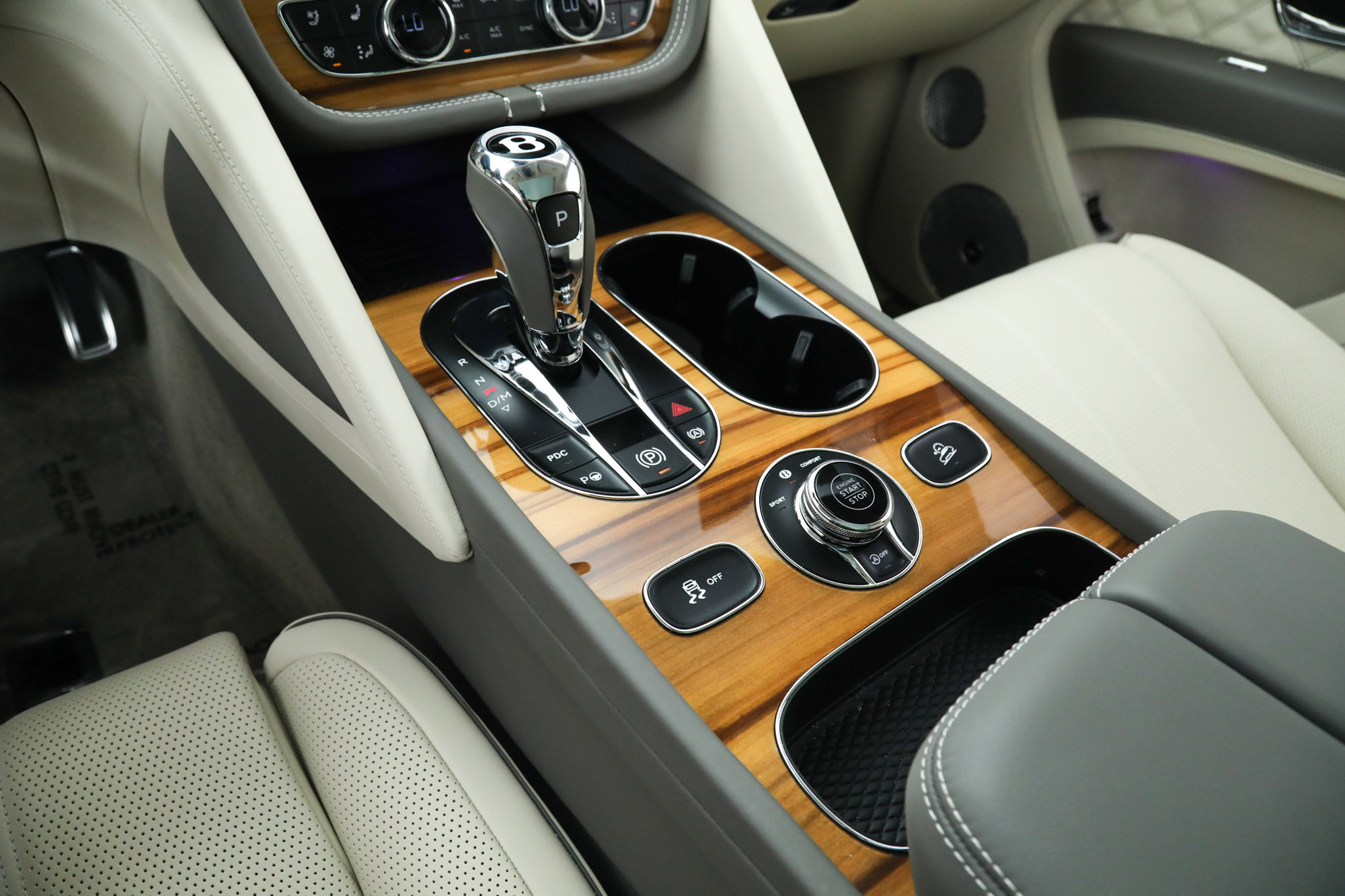 2022 Bentley Bentayga V8 First Edition photo 28