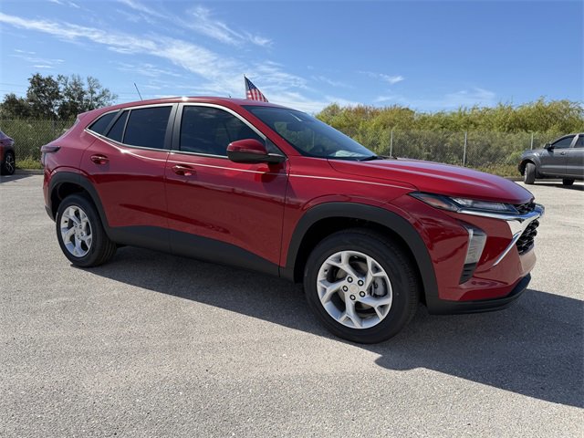 2026 Chevrolet Trax LS photo 2