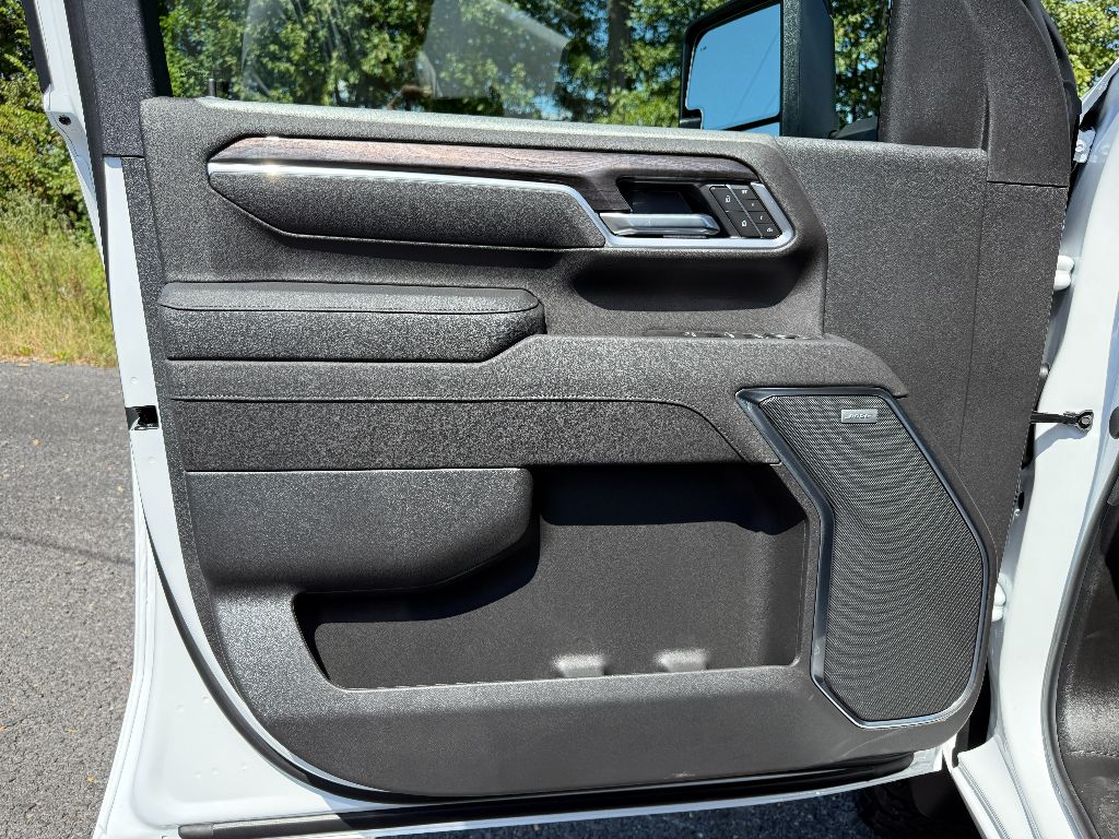 2025 Chevrolet Silverado 2500HD LTZ photo 23