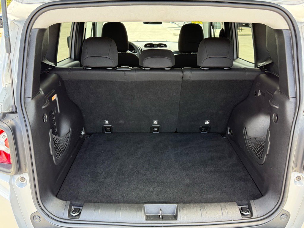 2019 Jeep Renegade Latitude photo 14