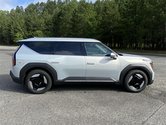 2026 Kia EV9 Wind photo 2