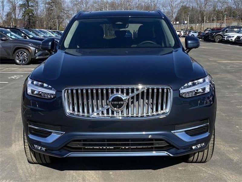 2025 Volvo XC90 AWD Plus photo 6