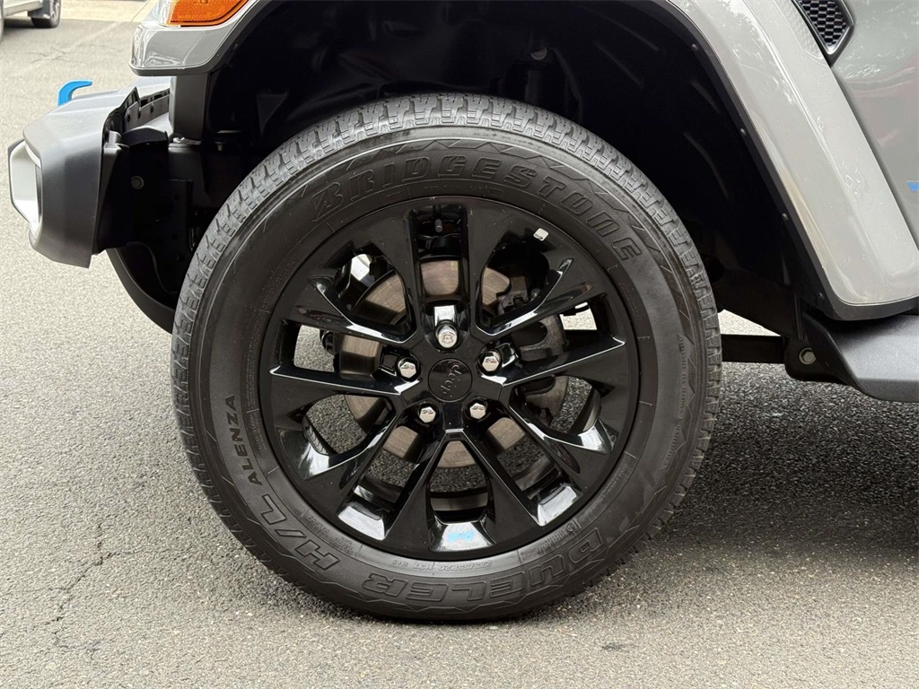 2023 Jeep Wrangler Sahara 4xe photo 11