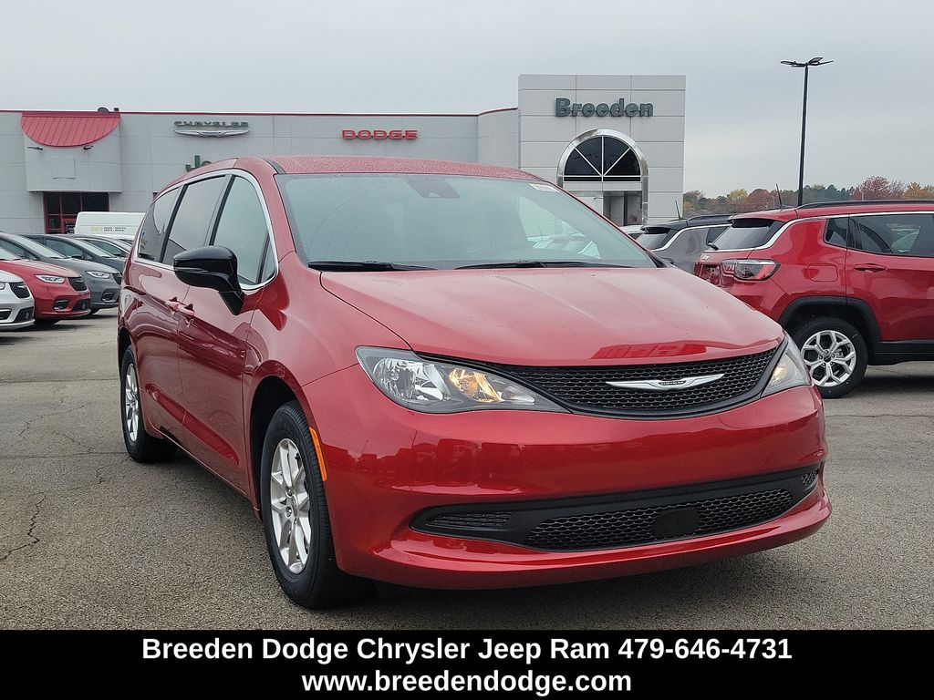 2025 Chrysler Voyager LX