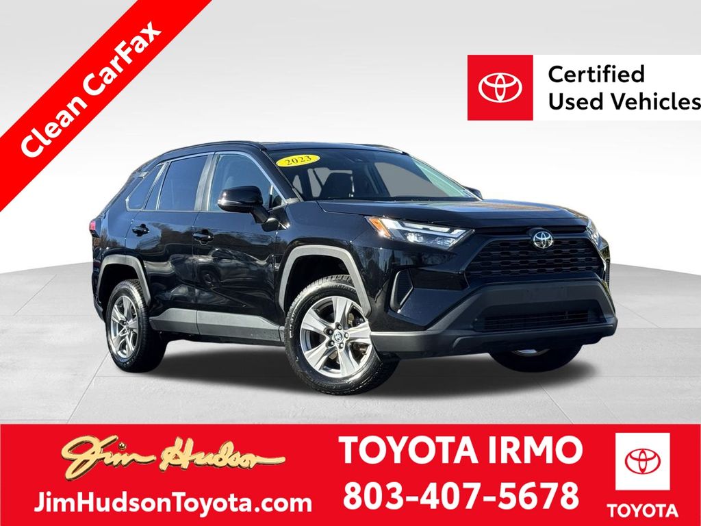 2023 Toyota RAV4 XLE's photo