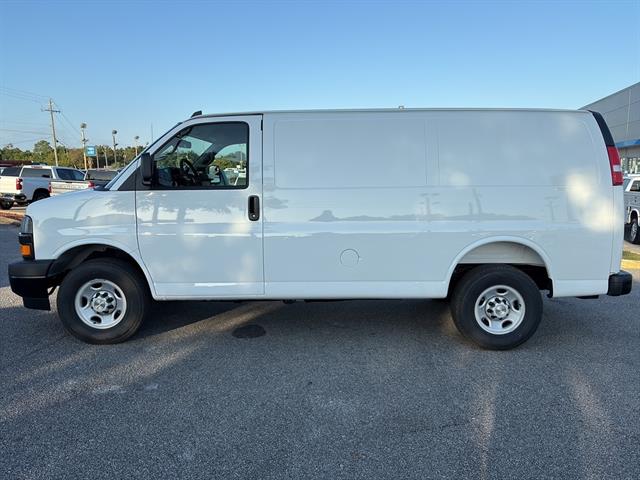 2025 Chevrolet Express Cargo 2500 photo 4