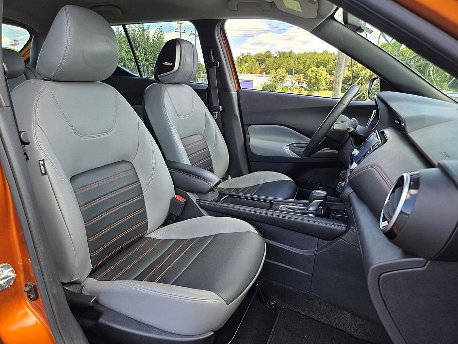 2023 Nissan Kicks SR photo 11