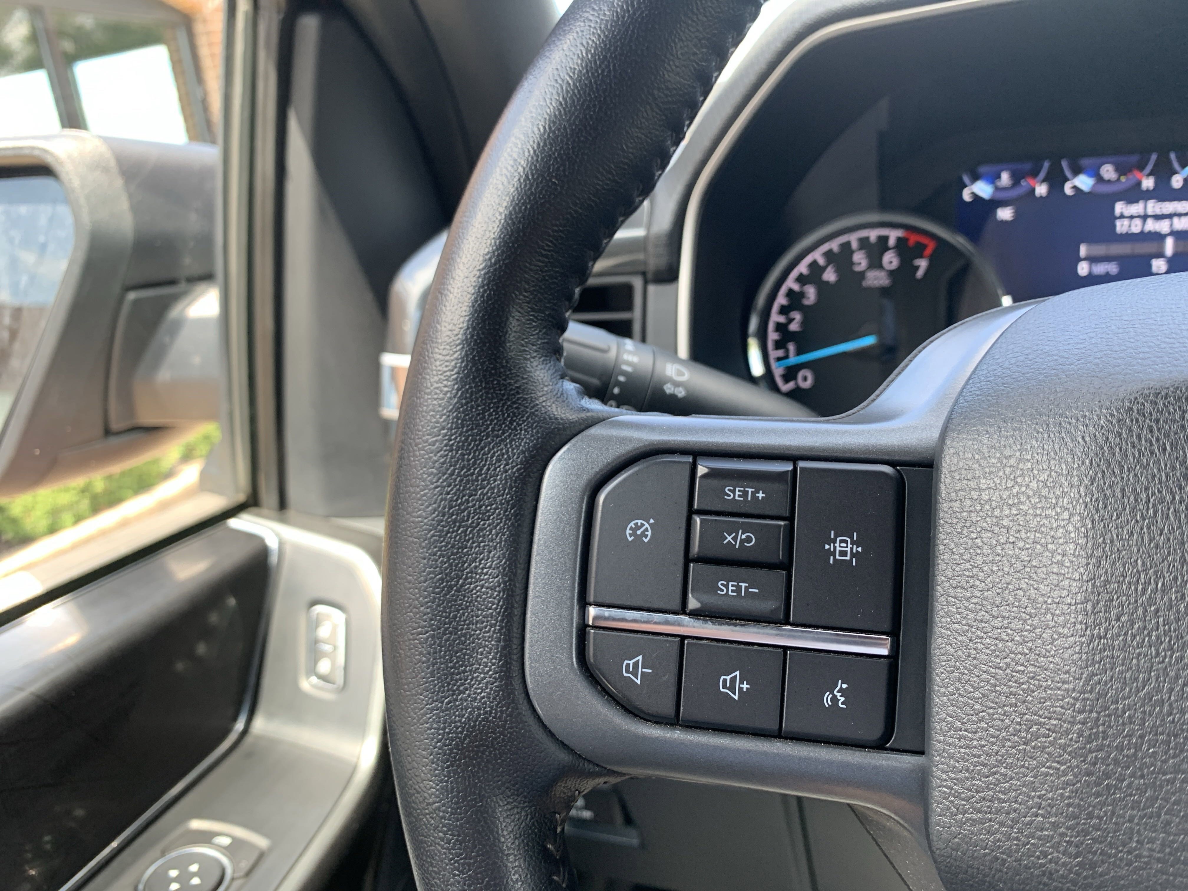 2022 Ford F-150 XLT photo 14
