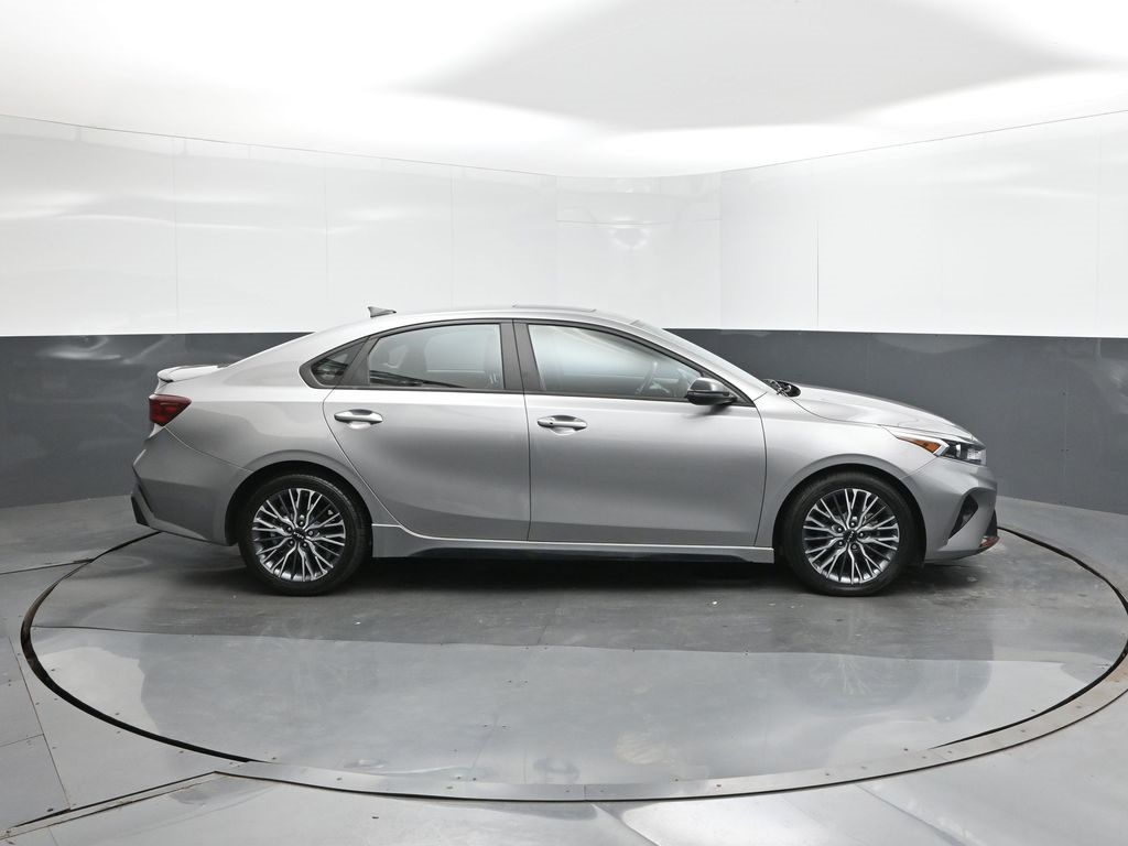2023 Kia Forte GT-Line photo 21