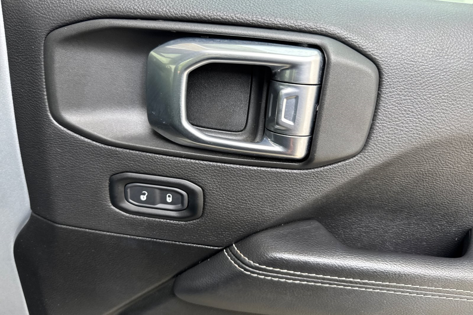 2023 Jeep Wrangler Sahara 4xe photo 20