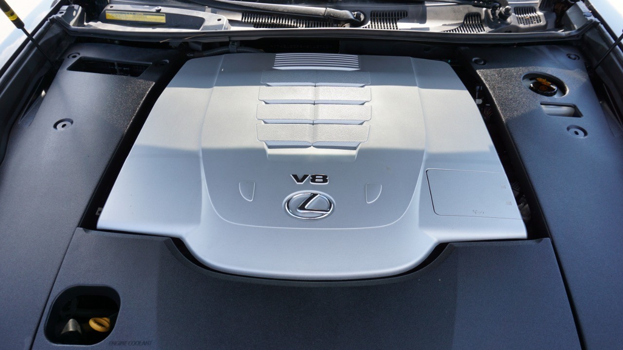 2017 Lexus LS 460 photo 31