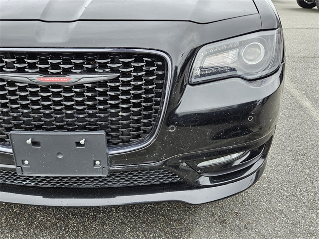2022 Chrysler 300 S photo 14