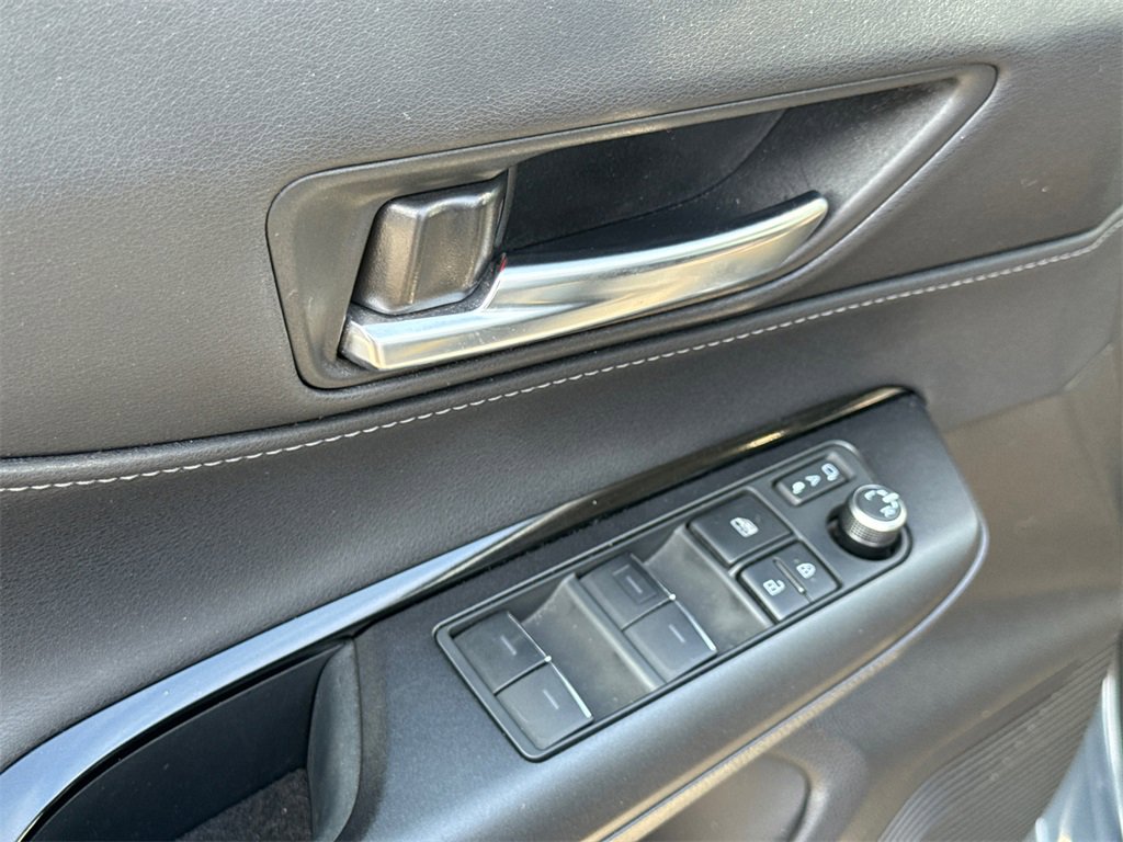 2021 Toyota Venza LE photo 8