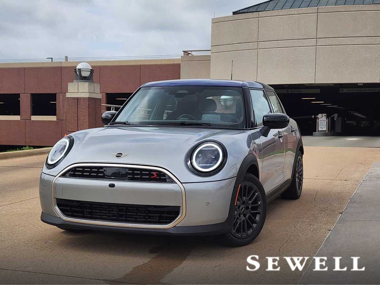 2025 MINI Hardtop 4 Door S's photo