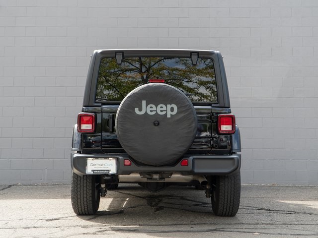 2022 Jeep Wrangler Unlimited Sahara photo 6