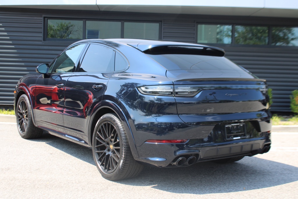 2022 Porsche Cayenne Coupe GTS photo 3